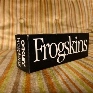 Brand new Oakley Frogskins, purple lens